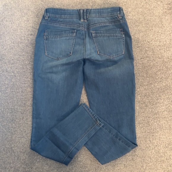 Democracy Jeans - Picture 2 of 7